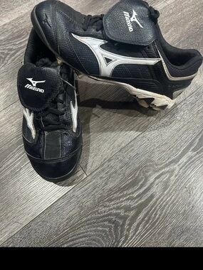Mizuno Softball Cleats